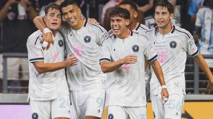 el-golazo-de-luis-suarez-para-inter-miami-en-la-mls-y-la-reaccion-de-lionel-messi-en-el-banco-de-suplentes;-mira-el-video