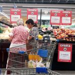 agosto-llego-con-subas-en-prepagas-y-colegios,-pero-bajas-en-carnes-y-frutas:-preven-que-la-inflacion-se-desacelere-este-mes