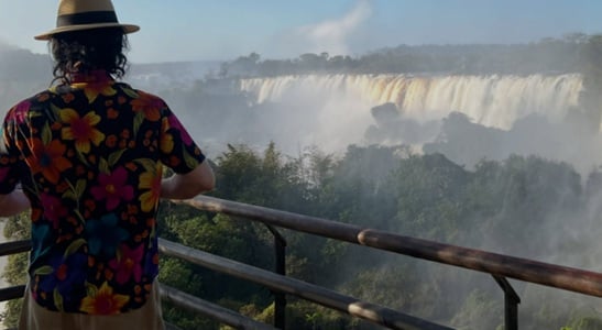 desde-este-lunes-la-garganta-del-diablo-vuelve-a-estar-cerrada-al-turismo,-pero-las-cataratas-del-iguazu-ofrecen-un-imagen-espectacular-desde-el-resto-de-los-circuitos