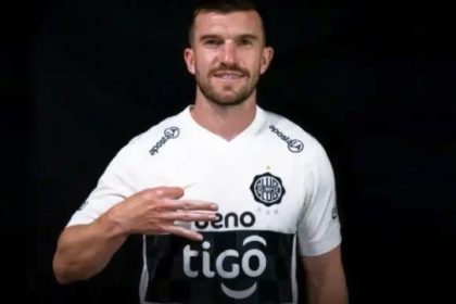 tim-payne,-sensacion-en-las-redes-sociales-durante-el-mundial-2026,-debuto-con-golazo-de-afuera-del-area-en-olimpia:-mira-el-video