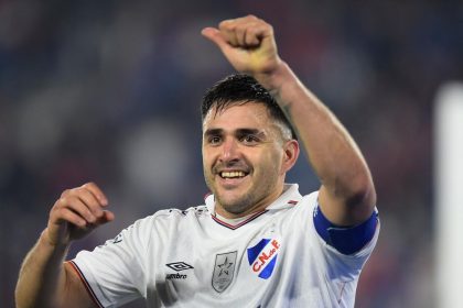 nacional-2-1-progreso-por-el-torneo-intermedio:-con-maximiliano-gomez-al-rescate,-el-tricolor-gano-a-duras-penas-contra-un-rival-en-zona-de-descenso-y-que-jugo-con-10-por-62-minutos