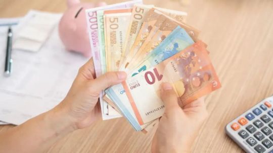 a-cuanto-abrio-el-euro-blue-hoy,-lunes-3-de-agosto