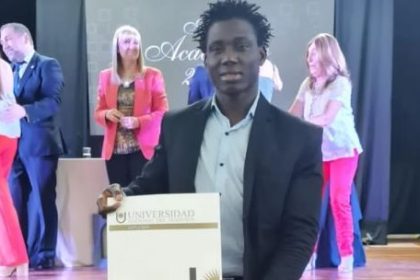 llego-desde-burkina-faso-sin-documentos,-aprendio-el-idioma-y-hoy-esta-a-un-paso-del-titulo-en-la-unne