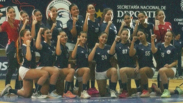 (video)-hijas-de-famosos-expeloteros-albirrojos-se-lucen-ahora-con-la-remera-de-la-sele!