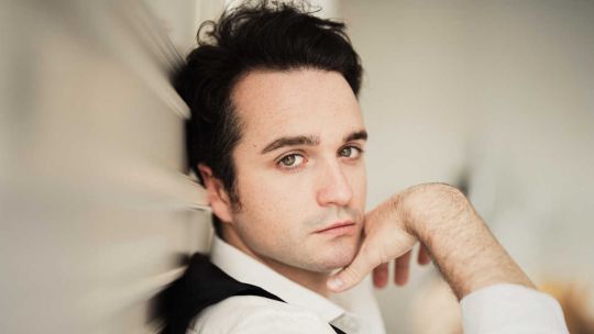 el-tenor-que-deslumbra-al-mundo-llega-al-teatro-colon:-xabier-anduaga-protagonizara-una-gala-junto-a-hera-park