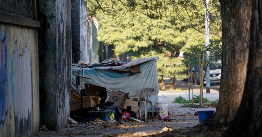 se-freno-la-baja-de-la-pobreza:-en-el-primer-trimestre-subio-al-30%