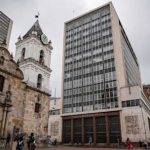 el-peso-colombiano-se-hunde-2,2%-tras-la-sorpresiva-decision-del-banco-central