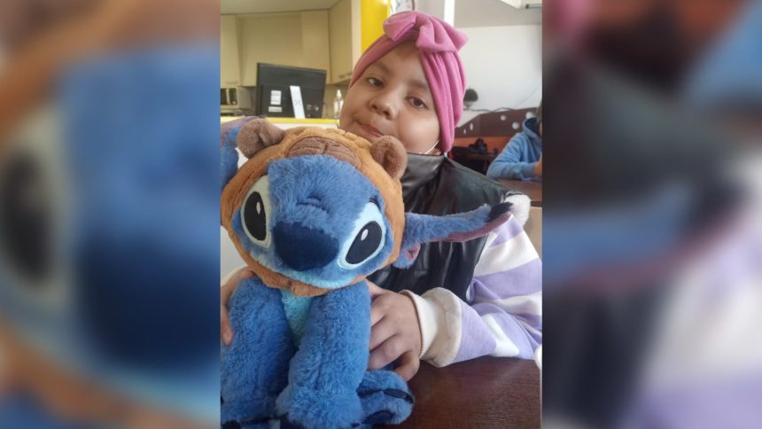 la-historia-de-alma,-una-nina-misionera-en-remision-de-cancer,-a-la-que-una-disputa-entre-la-obra-social-y-el-ministerio-de-salud-de-la-nacion-le-frena-una-medicacion-clave-para-continuar-con-su-tratamiento