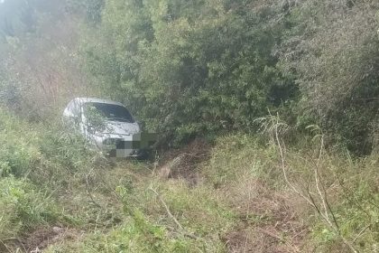 hallaron-un-auto-que-despisto-y-fue-abandonado-en-fachinal:-tenia-pedido-de-secuestro-desde-marzo-en-buenos-aires