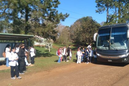 expreso-prox-reafirma-su-compromiso-con-el-transporte-de-estudiantes-y-recuerda-que-continuan-abiertas-las-inscripciones-al-boleto-estudiantil-misionero