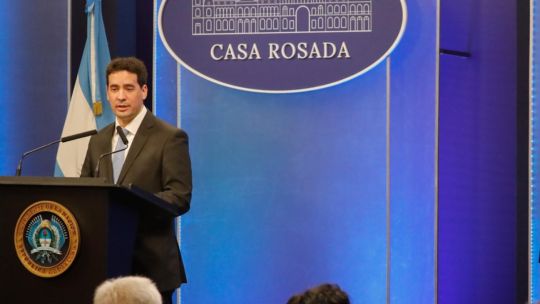 “los-ninos-dejaron-de-ser-rehenes”:-adrian-ravier-le-marco-la-cancha-a-los-gremios-y-acelero-el-debate-por-la-ley-de-tierras