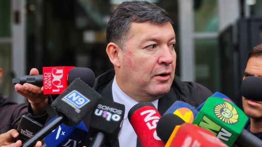 crimen-de-julian-alvarez:-la-querella-sospecha-un-ataque-sorpresa-y-cuestiona-el-traslado