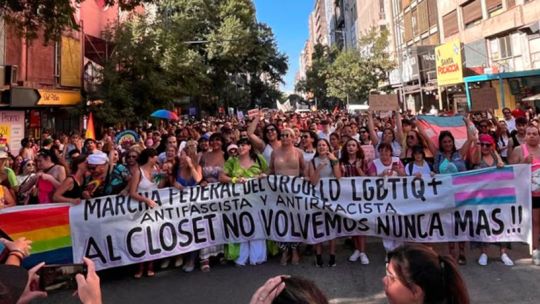 una-libertaria-dijo-que-ya-no-hay-mas-banderas-“arco-iris”-y-se-salieron-a-responder