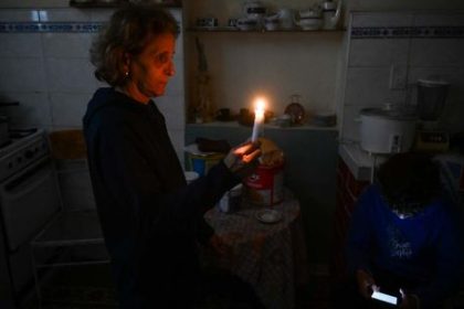 cuba-restablece-la-electricidad-y-vuelve-a-senalar-las-sanciones-de-eeuu.-por-la-crisis-energetica