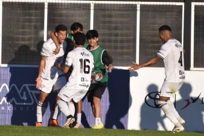 chaco-for-ever-salio-de-la-zona-de-descenso-en-la-primera-nacional-y-gonzalo-melgarejo-destaco-al-chango-cravero,-su-dt-:-“nos-transmitio-lo-que-es-este-club”