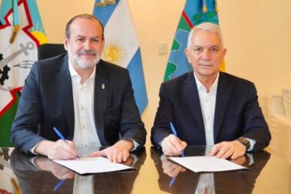 alak-y-susbielles-firmaron-un-hermanamiento-entre-la-plata-y-bahia-blanca-para-impulsar-el-desarrollo-urbano-y-productivo
