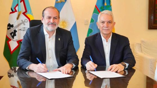 alak-y-susbielles-firmaron-un-hermanamiento-entre-la-plata-y-bahia-blanca-para-impulsar-el-desarrollo-urbano-y-productivo