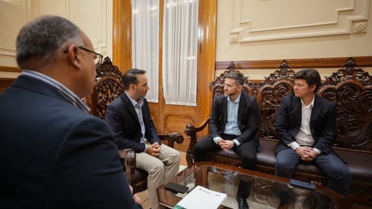 la-libertad-avanza-cada-vez-mas-cerca-del-oficialismo-correntino-y-comienza-a-consolidarse-una-alianza