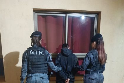 una-mujer-entro-a-robar-a-un-local-del-mercado-central-de-posadas,-pero-fue-descubierta-por-las-camaras-y-termino-detenida