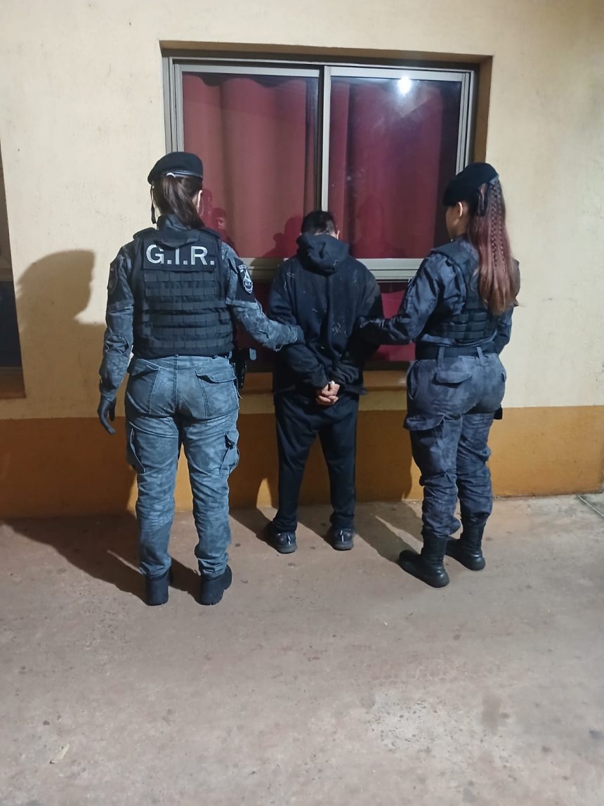 una-mujer-entro-a-robar-a-un-local-del-mercado-central-de-posadas,-pero-fue-descubierta-por-las-camaras-y-termino-detenida