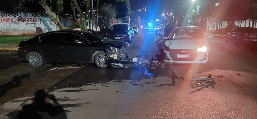 colision-entre-dos-automoviles-en-posadas-dejo-a-una-mujer-hospitalizada