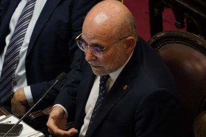 tras-la-polemica-por-el-caso-de-fernandez-sagasti,-otro-senador-pidio-participar-en-forma-virtual-en-la-sesion-de-ley-de-tierras