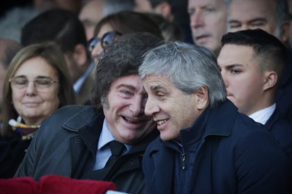 “consejo-de-amigo,-retirate”:-luis-caputo-le-recomendo-a-kicillof-que-no-se-presente-en-2027-si-se-reforma-la-carta-organica-del-central