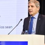 caputo-defendio-el-modelo-economico-y-cuestiono-a-los-“tarados-que-hablan-de-la-industria”:-“pagabamos-todo-10-veces-mas-caro”
