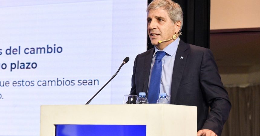 caputo-defendio-el-modelo-economico-y-cuestiono-a-los-“tarados-que-hablan-de-la-industria”:-“pagabamos-todo-10-veces-mas-caro”