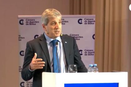 caputo-llamo-“tarados”-a-quienes-opinan-de-la-industria-y-recordo-que-cayo-10%-con-los-gobiernos-anteriores