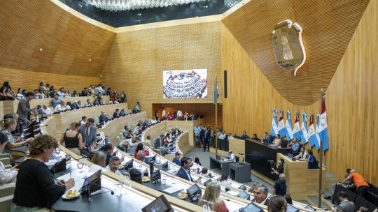 acuerdo-por-la-reforma-judicial-y-cruce-en-clave-2027:-la-unicameral-alterno-consenso-y-campana-anticipada