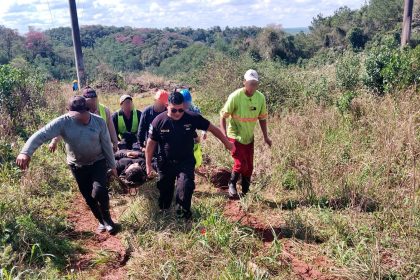un-hombre-permanece-grave-tras-caer-de-varios-metros-mientras-podaba-un-arbol-en-una-zona-rural-de-loreto