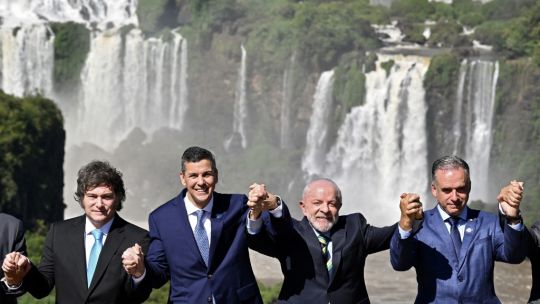 el-mercosur-al-borde-del-nocaut:-uruguay-suplico-frenar-la-pelea-argentina-brasil-mientras-lula-le-declara-la-guerra-a-eeuu.