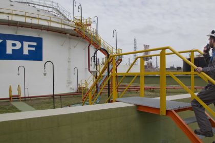ypf-junta-us$-405-millones-con-la-venta-de-dos-campos-maduros-en-mendoza