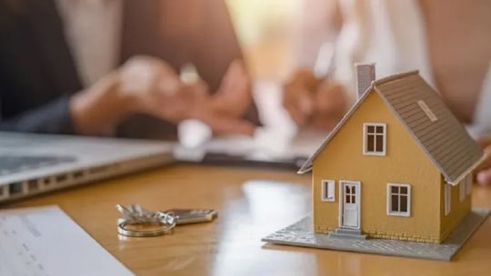 condenan-a-una-constructora-en-corrientes:-una-casa-prefabricada-“volo”-por-el-aire-y-deberan-pagar-18-millones