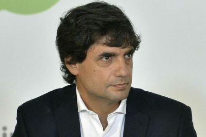 lacunza-comparo-la-economia-con-un-avion:-“alcanza-para-planear,-pero-la-nave-esta-escorada”