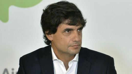 lacunza-comparo-la-economia-con-un-avion:-“alcanza-para-planear,-pero-la-nave-esta-escorada”