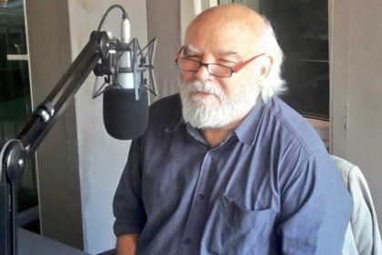 falsa-alarma:-dieron-por-muerto-a-juan-sasturain-en-redes-sociales-el-dia-de-su-cumpleanos-81