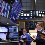 el-riesgo-pais-escala-a-446-puntos-tras-una-jornada-de-toma-de-ganancias-en-wall-street