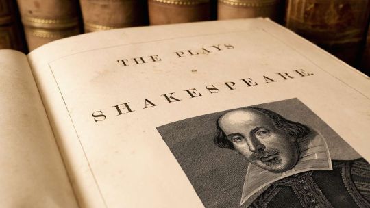 como-es-el-protocolo-para-tocar-el-primer-folio-de-shakespeare-editado-en-1623