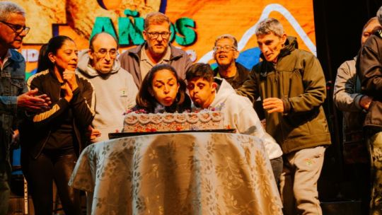 malagueno-vivio-una-fiesta-historica-por-sus-140-anos:-la-convocatoria-supero-las-10-mil-personas