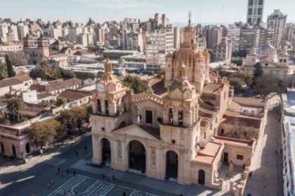 a-dias-de-conocerse-la-visita-del-papa,-la-iglesia-de-cordoba-celebra-el-primer-domingo-de-la-justicia-social