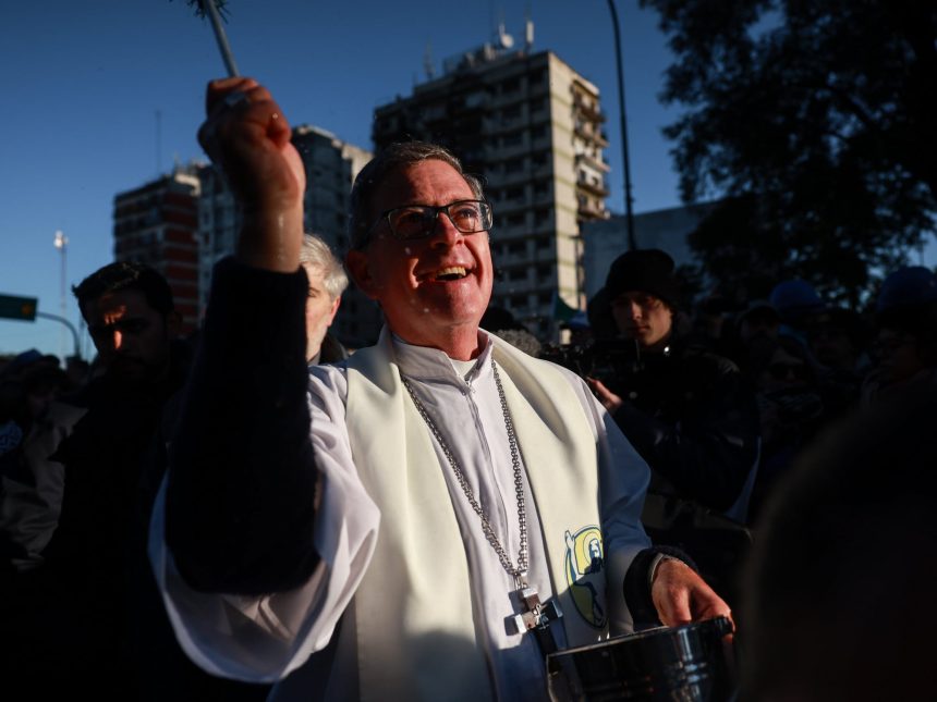 garcia-cuerva-apunto-contra-la-crisis-economica-en-san-cayetano-y-pidio-no-resignarse-ante-el-dolor-de-los-que-sufren