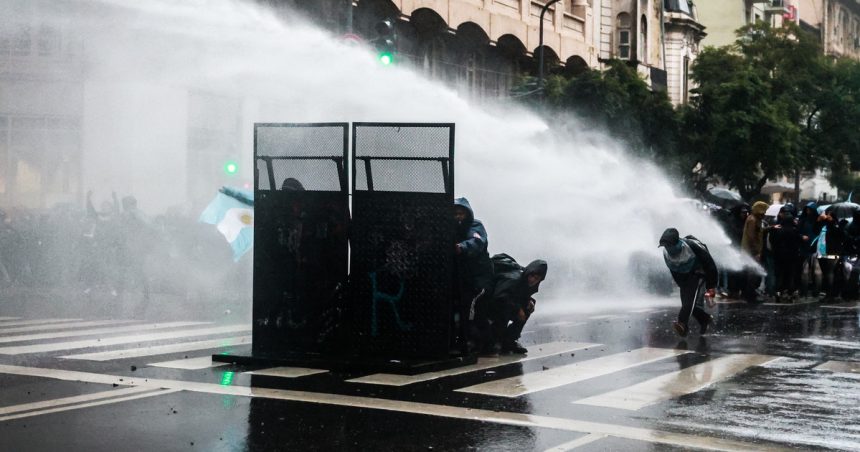 la-justicia-imputa-a-varios-detenidos-por-los-incidentes-en-el-congreso-y-libera-a-otros