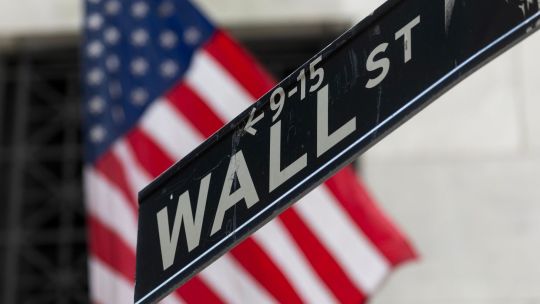 los-activos-argentinos-cierran-la-semana-a-la-baja-y-el-riesgo-pais-supera-los-450-puntos
