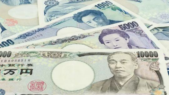 yen-sube-tras-debil-dato-laboral-de-eeuu.-y-crecen-apuestas-por-otra-intervencion