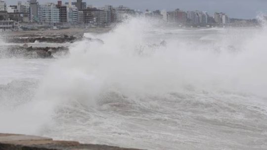 por-que-el-“ciclon-bomba”-que-azota-brasil-con-vientos-de-hasta-120-km/h-es-un-fenomeno-excepcional