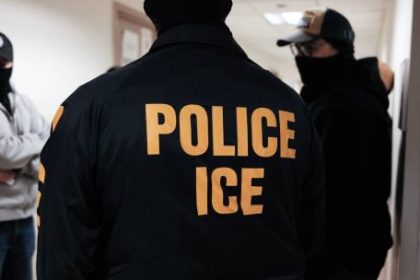 la-nueva-estrategia-de-ice-en-aeropuertos-que-genera-preocupacion-internacional