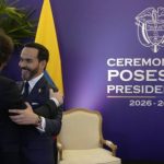 “el-tigre-y-el-leon”:-el-euforico-cruce-entre-milei-y-el-nuevo-presidente-de-colombia-bajo-un-clima-de-maxima-tension
