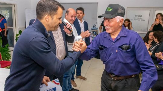 el-gobierno-de-cordoba-recorrio-cruz-del-eje-con-creditos,-capacitacion-y-apoyo-a-emprendedores